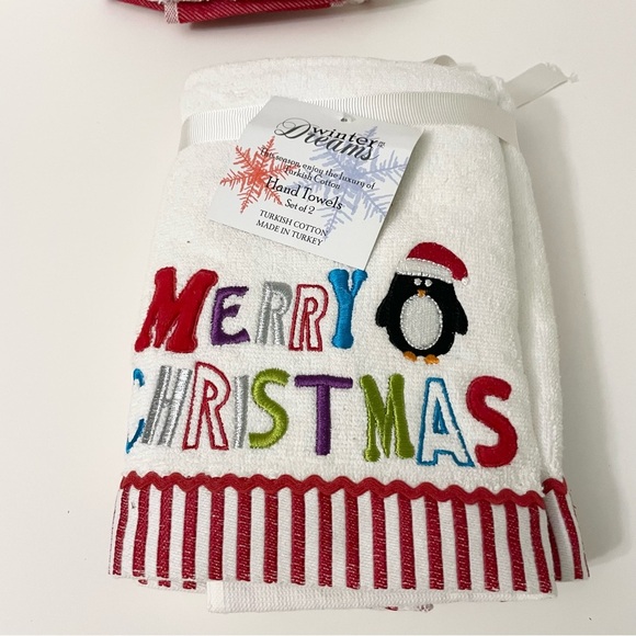 Festive Christmas Hand Towels with Penguin Design Lot of 4 - Picture 10 of 12